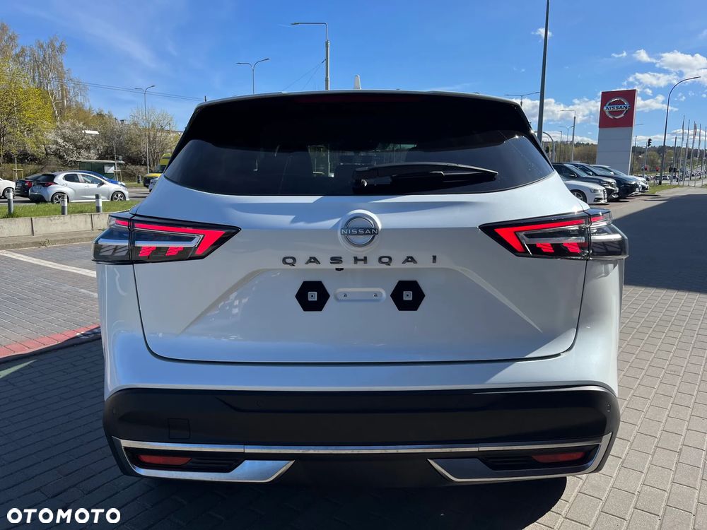 Nissan Qashqai 1.3 DIG-T MHEV N-Connecta Xtronic - 4