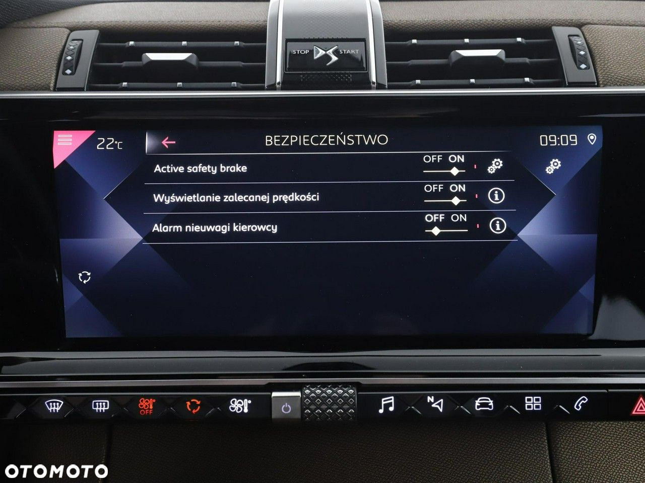 DS Automobiles DS 7 Crossback 1.6 PureTech So Chic - 24
