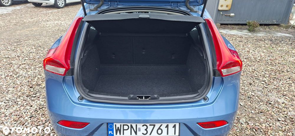 Volvo V40 D2 Momentum - 32