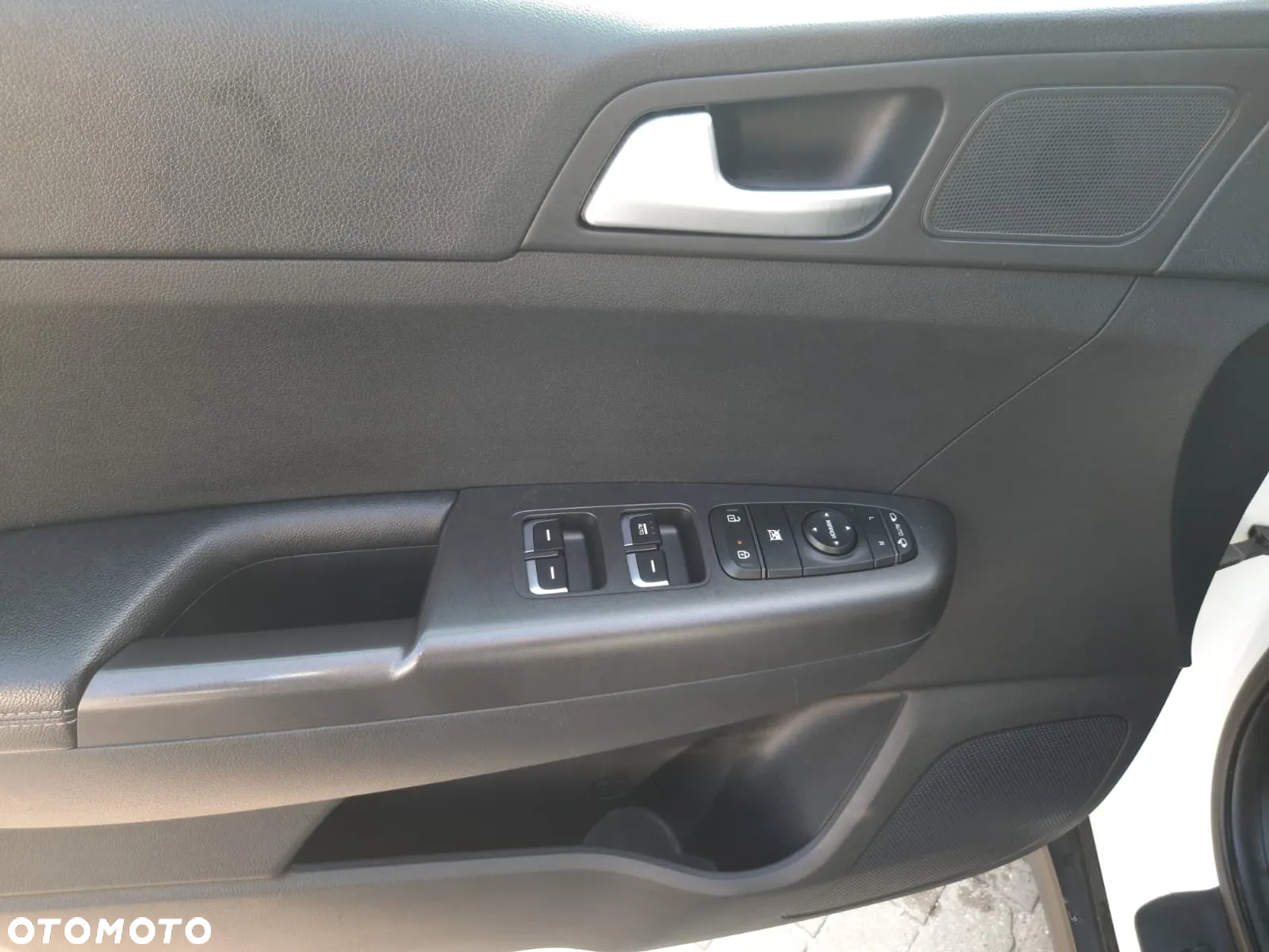 Kia Sportage 1.7 CRDI 2WD Dream-Team Edition - 11