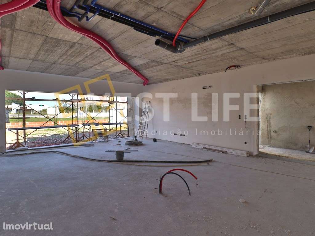 Excelente Moradia com três SUITES, espaço exterior, vista desafogad... - Grande imagem: 3/29