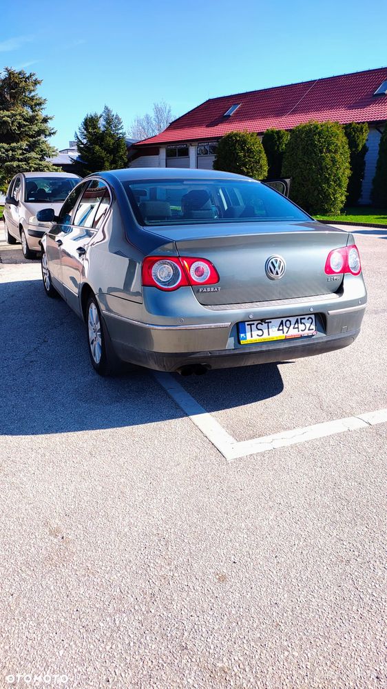 Volkswagen Passat 2.0 FSI Highline - 3