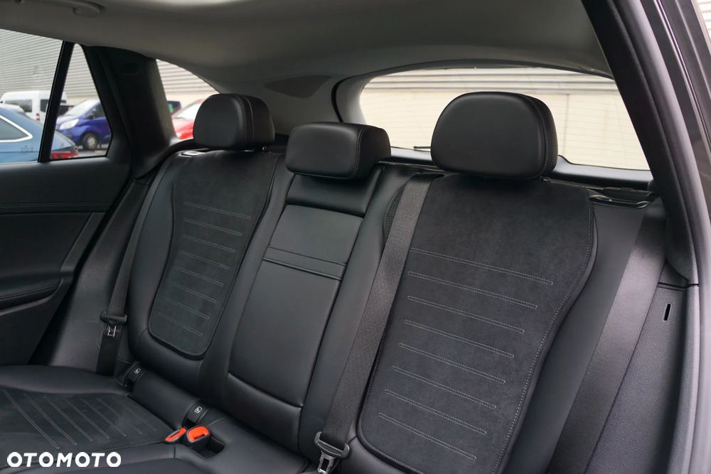 Mercedes-Benz GLC 400 e 4-Matic AMG Line - 26