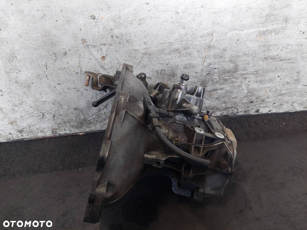 SKRZYNIA BIEGÓW OPEL CORSA C 1.3 16V  F13C394 F13 C394 - 2
