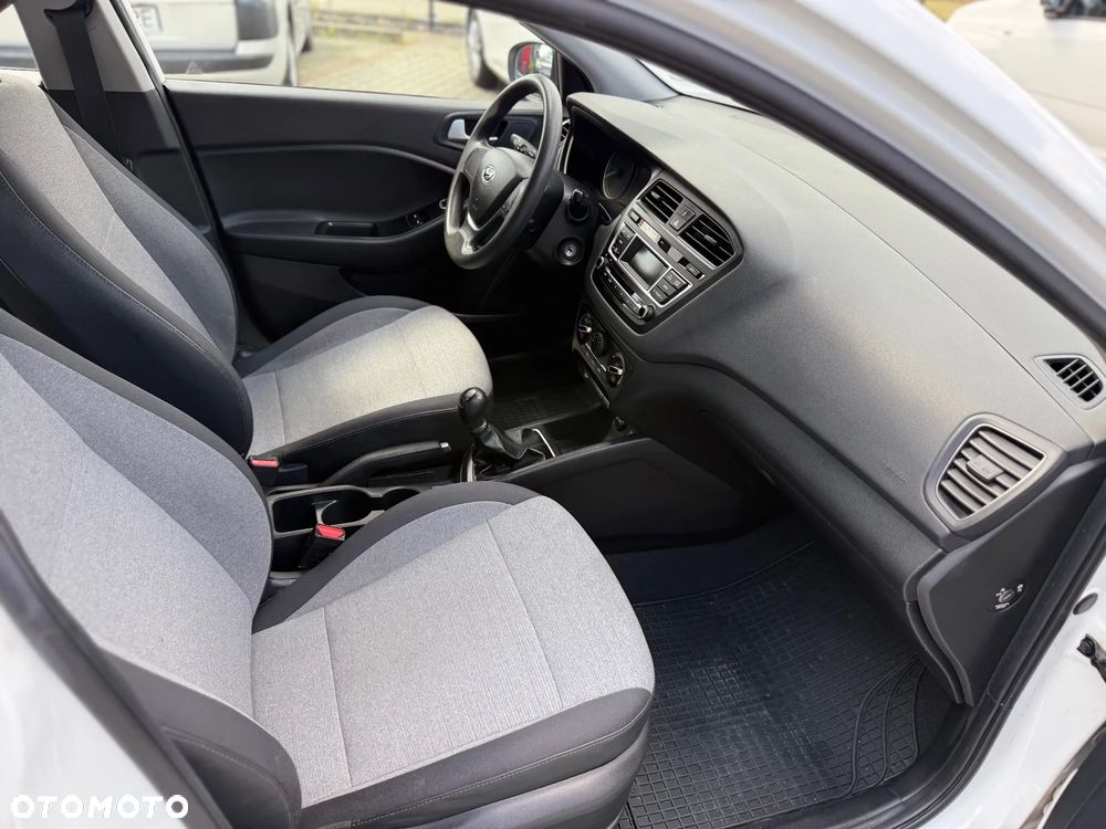 Hyundai i20 - 14