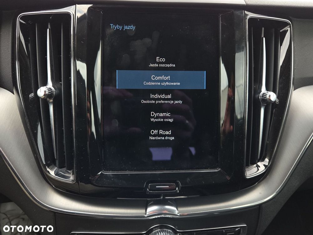 Volvo XC 60 B4 B Momentum - 20