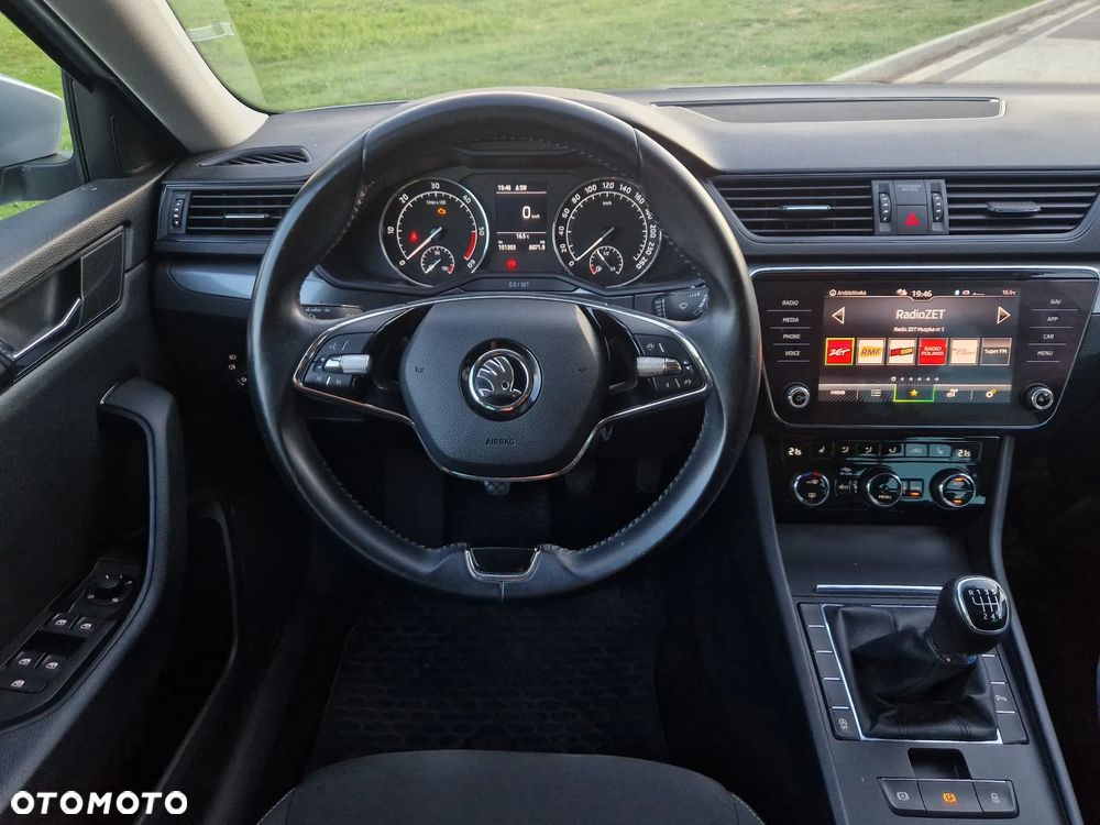 Skoda Superb 2.0 TDI SCR Ambition - 23