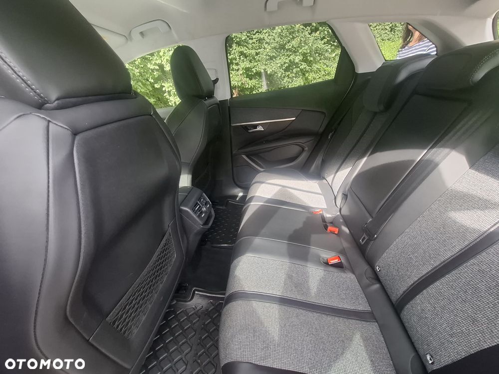 Peugeot 3008 1.2 PureTech Allure S&S EAT6 - 22