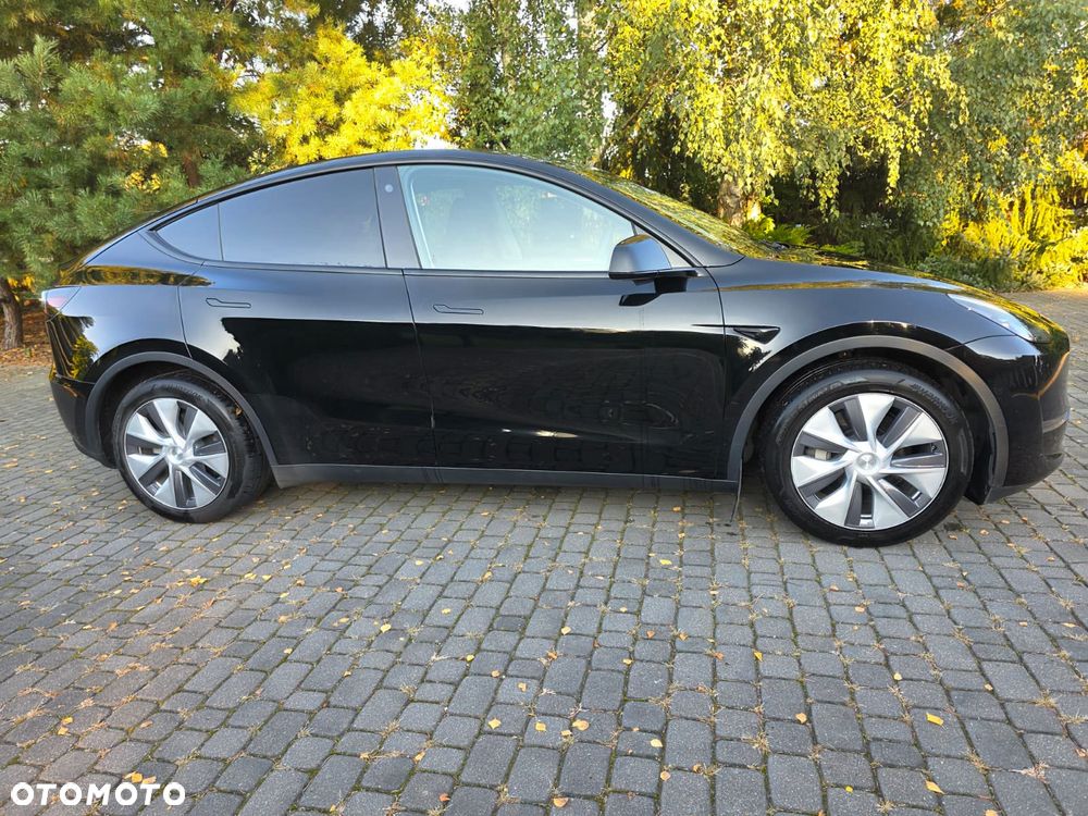 Tesla Model Y Long Range AWD - 5
