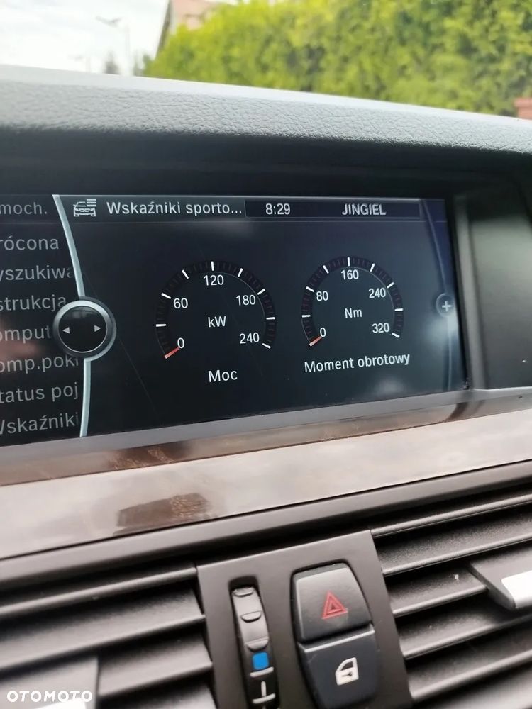 BMW Seria 5 528i Sport-Aut - 33