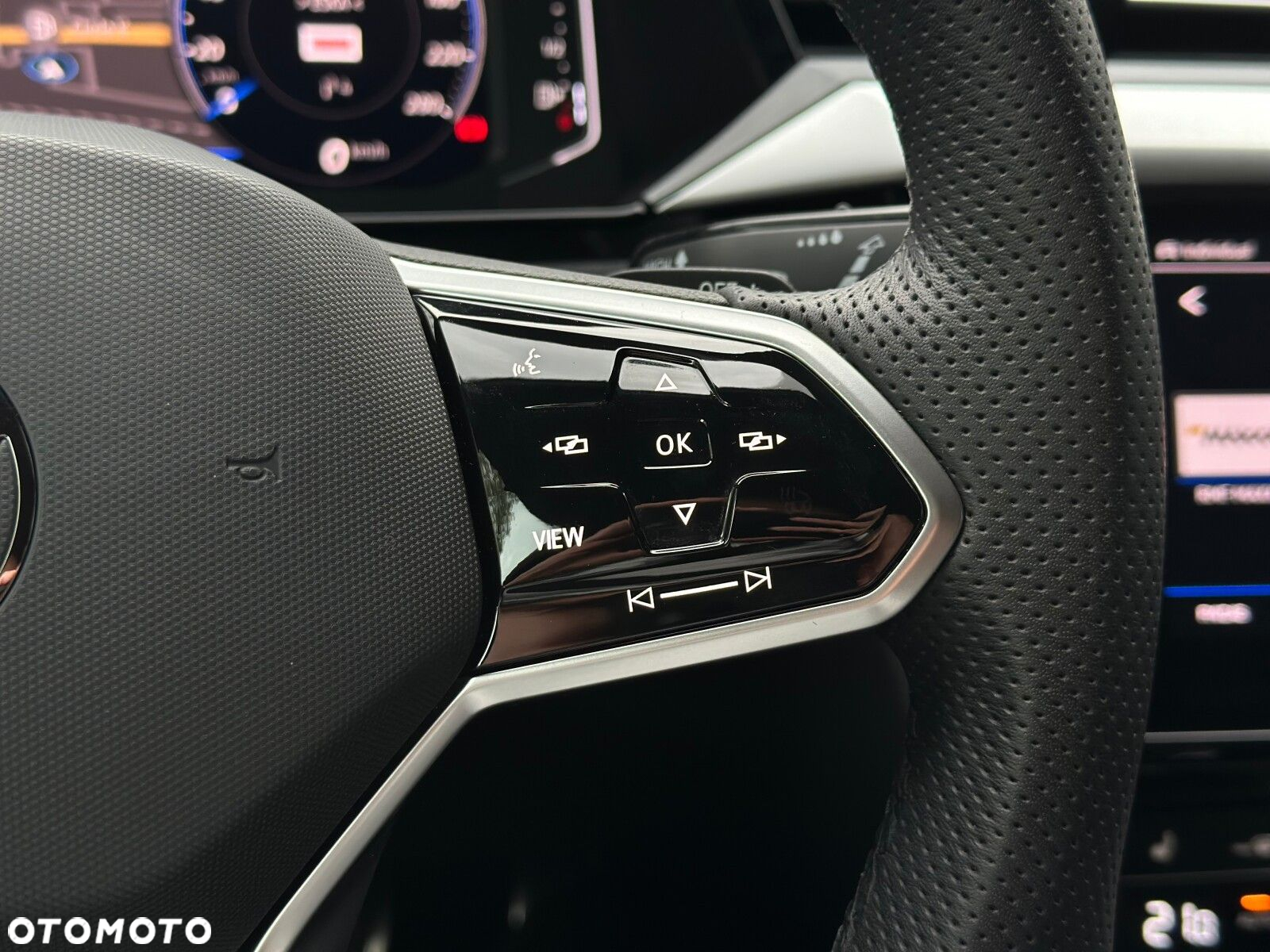 Volkswagen Arteon 2.0 TSI R-Line DSG - 24