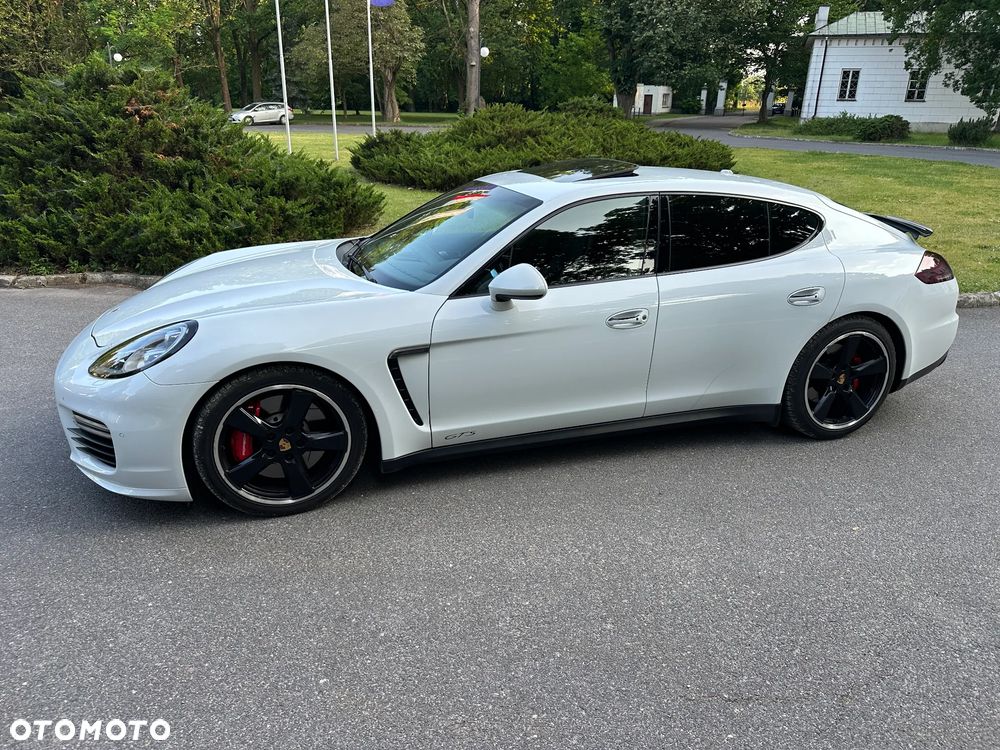 Porsche Panamera GTS PDK - 4
