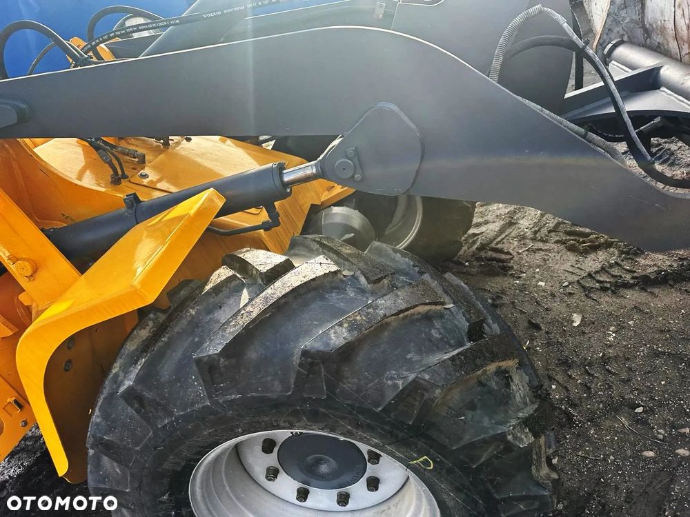 Liebherr Ładowarka Czołowa VOLVO L30G - 9