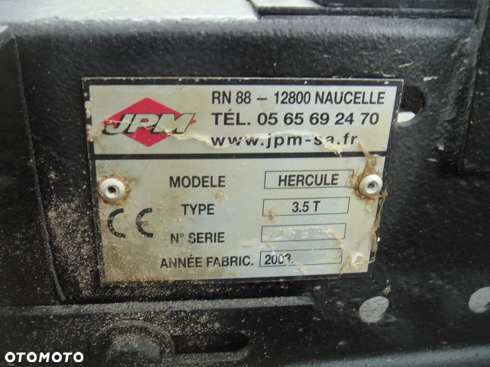 Nissan CABSTAR - 23