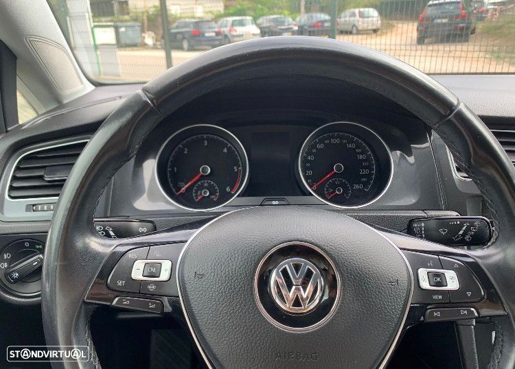 VW Golf 1.6 TDI Confortline - 11