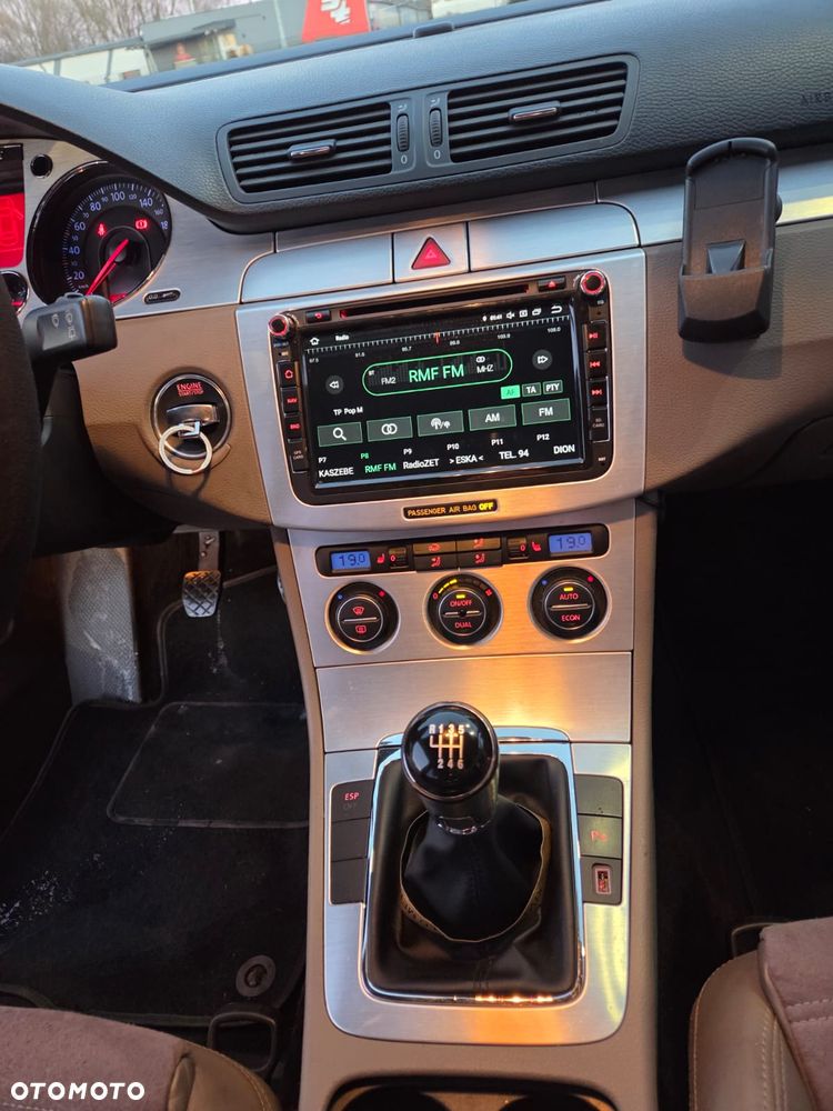 Volkswagen Passat 2.0 TDI DPF Individual Chrom - 12