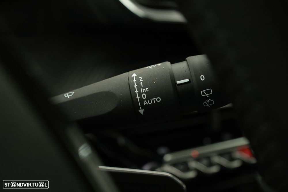 Peugeot 2008 1.2 PureTech Allure - 19