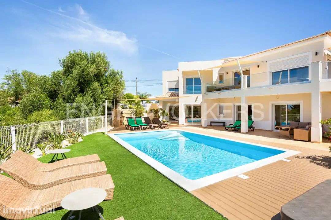 Espetacular moradia V4 com vista mar - Grande imagem: 2/39