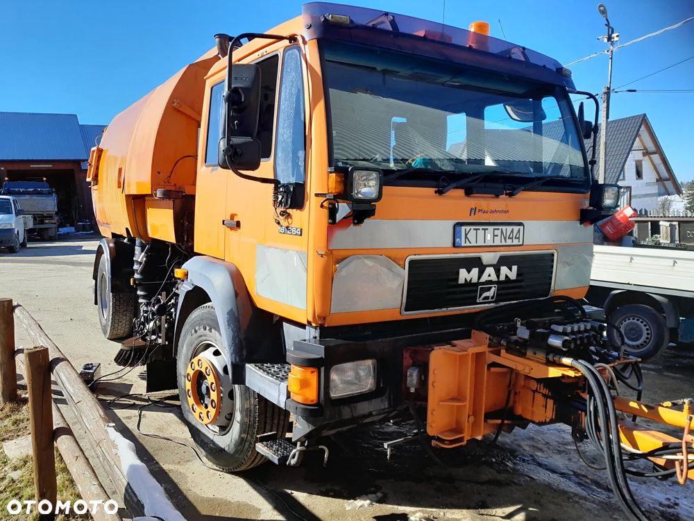 MAN l2000 18.264 pfau johnston zamiatarka - 1