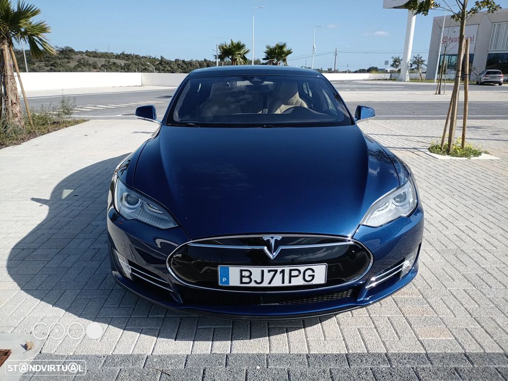 Tesla Model S - 9