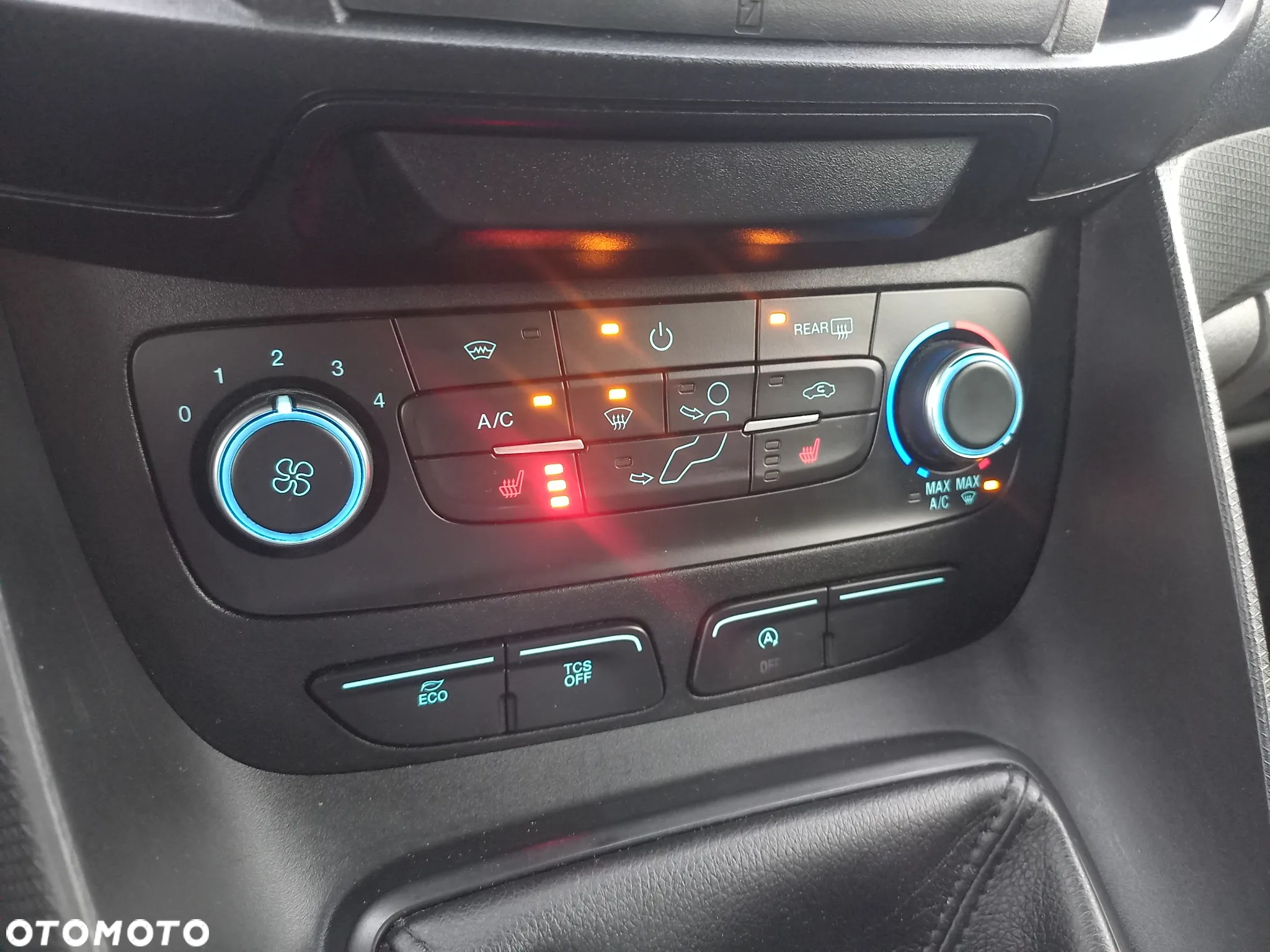 Ford Transit Connect - 22