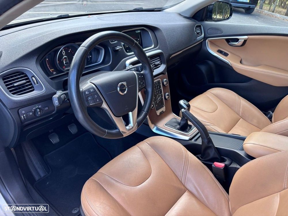 Volvo V40 Cross Country 2.0 D2 Pro - 11