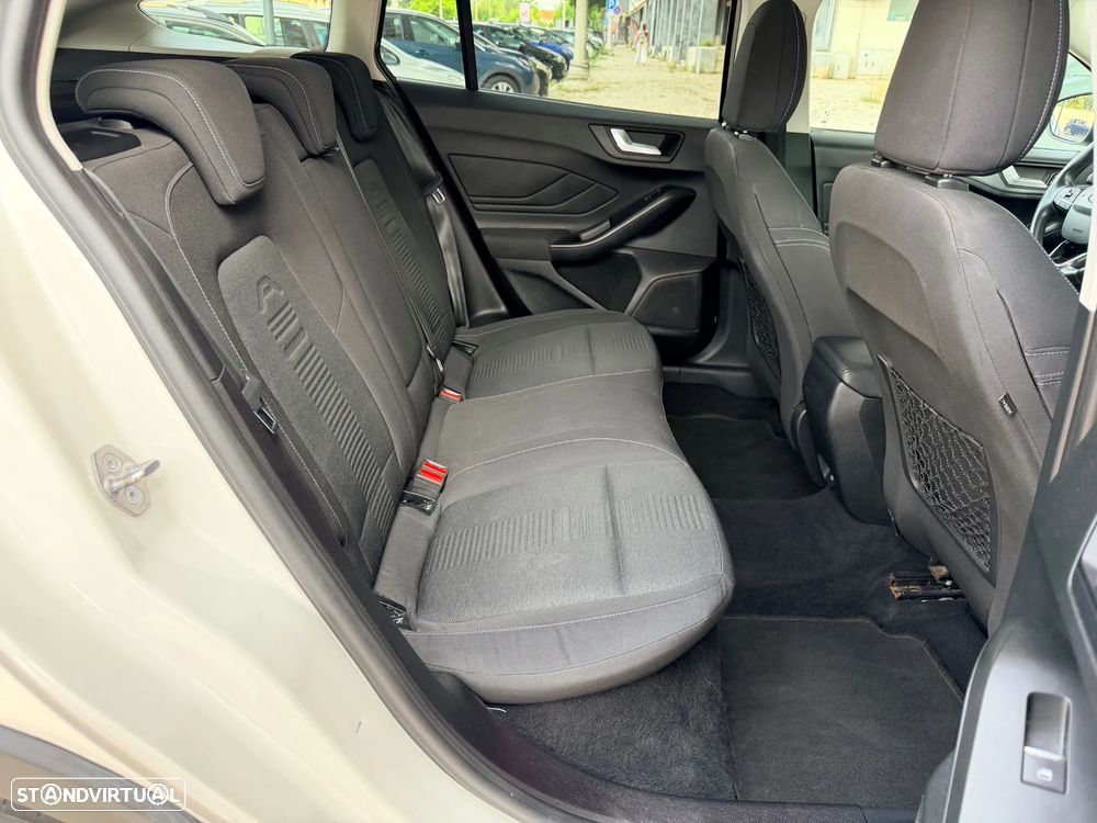 Ford Focus SW 1.0 EcoBoost Active X - 16