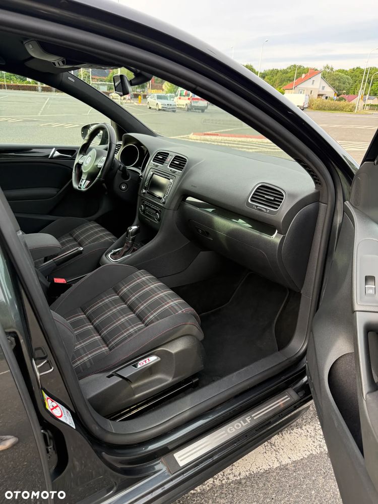 Volkswagen Golf - 10