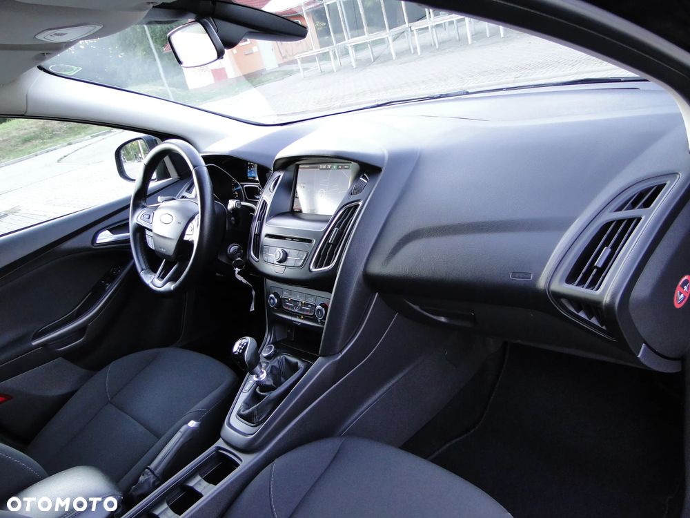 Ford Focus 1.5 EcoBoost STart-Stopp-System TITANIUM - 22