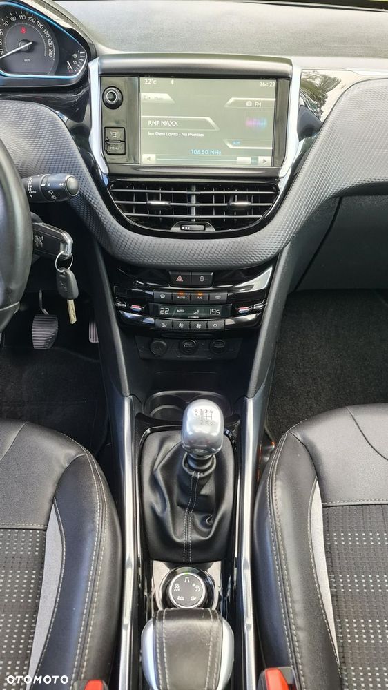 Peugeot 2008 1.6 e-HDi Allure S&S - 20