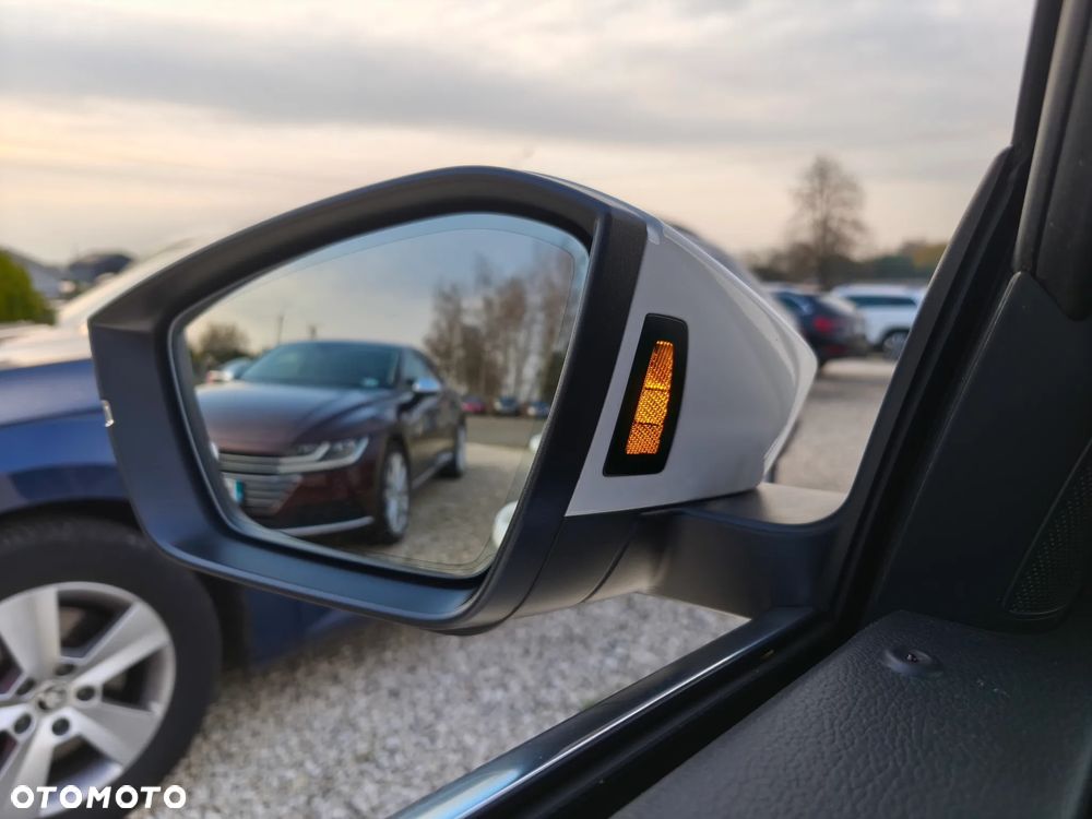 Skoda Superb 2.0 TDI DSG Ambition - 8