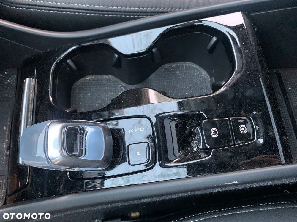 Volvo XC 40 B4 B DKG Ultimate Dark - 13