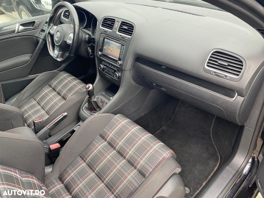 Volkswagen Golf - 16