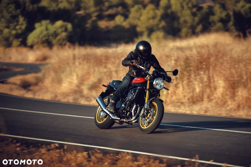 Kawasaki Z 900 RS - 13