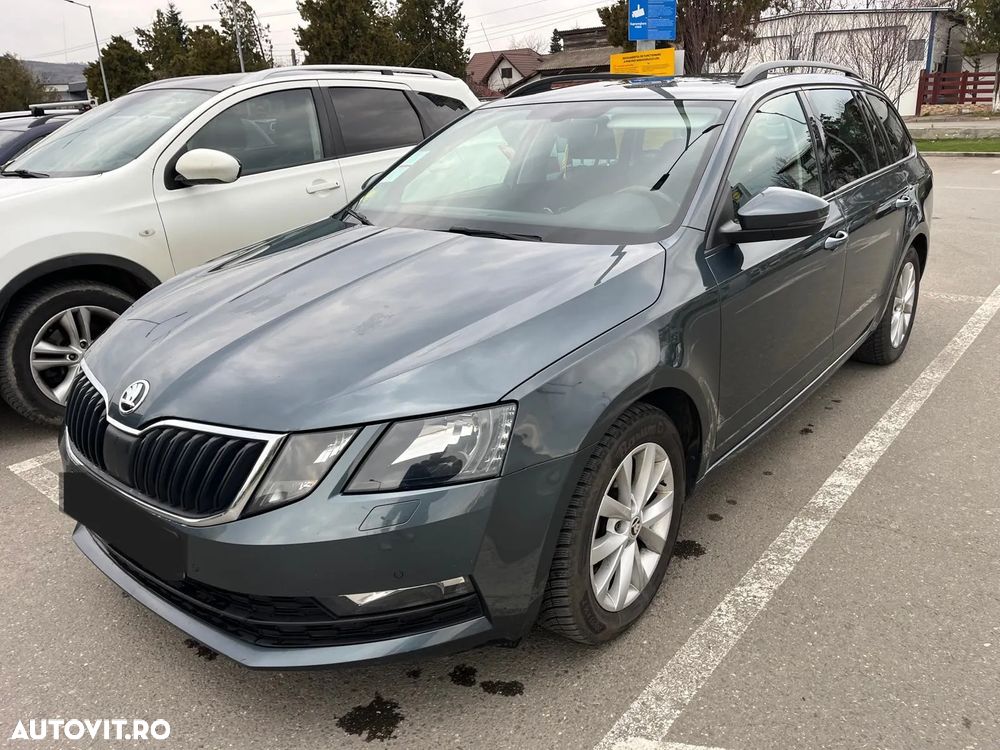 Skoda Octavia 2.0 TDI DSG Ambition - 1