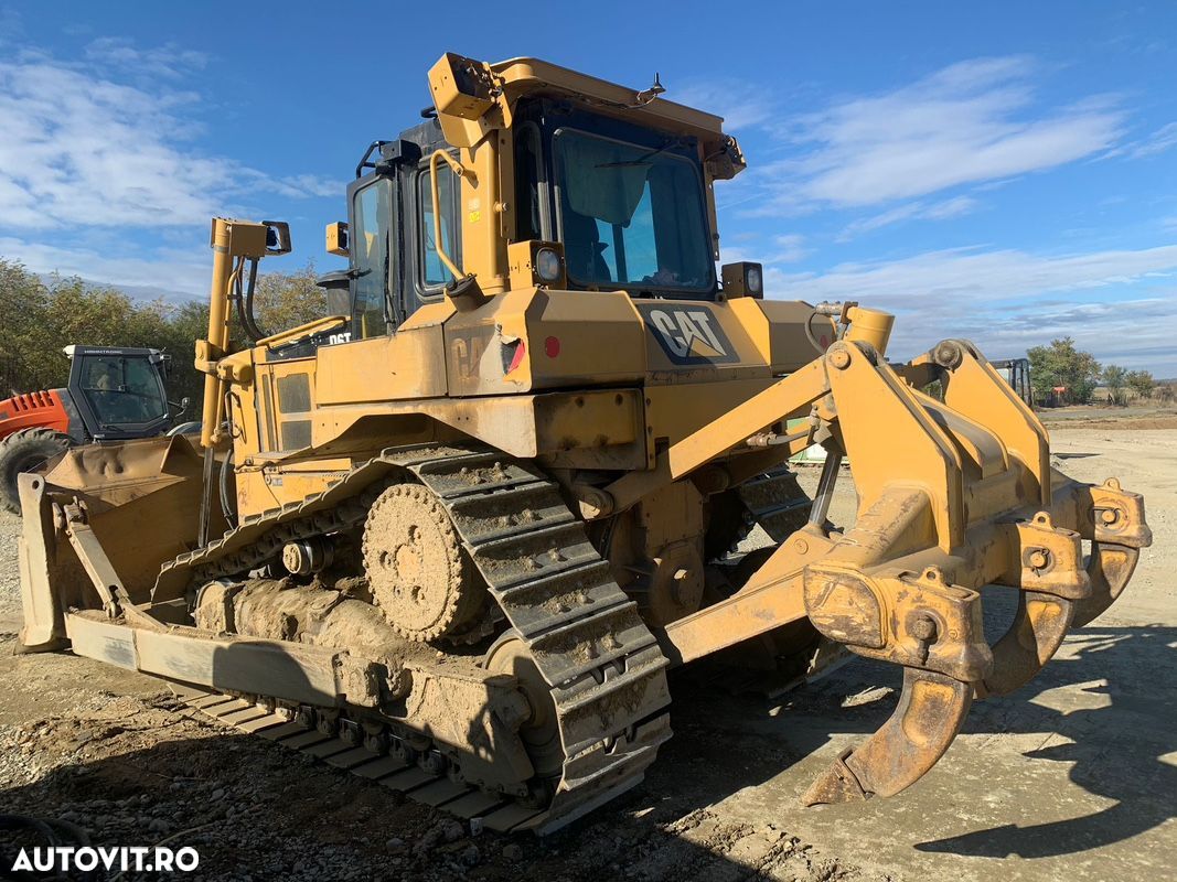 Caterpillar D6T - 1