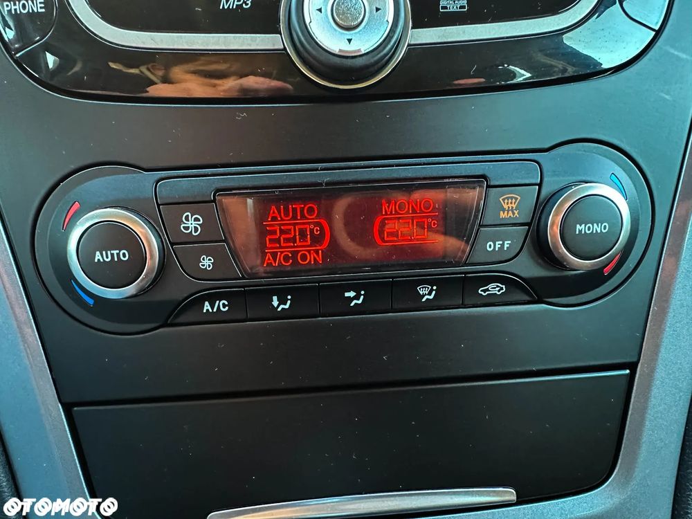Ford Mondeo - 33