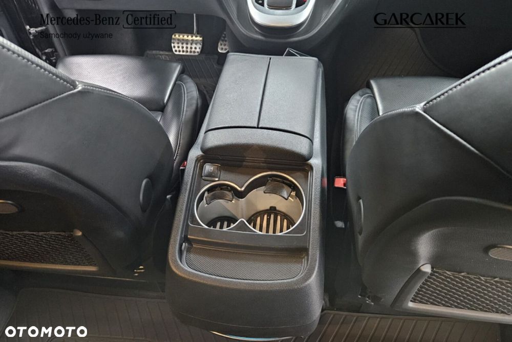Mercedes-Benz Klasa V - 28