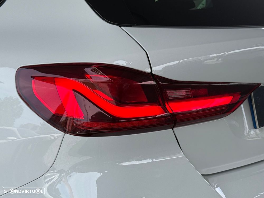 BMW 118 d Pack Desportivo M - 23