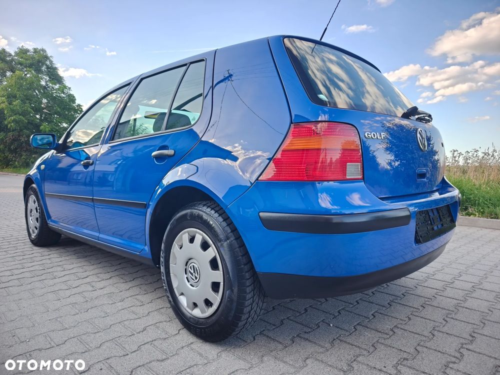 Volkswagen Golf - 35