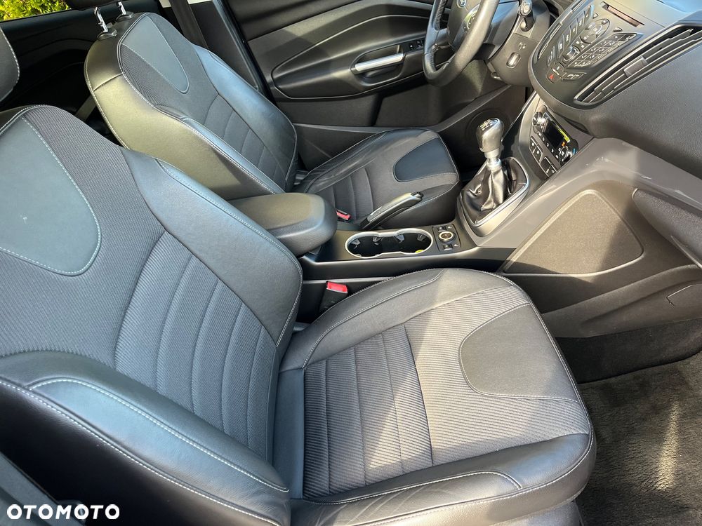 Ford Kuga 2.0 TDCi 4WD Titanium Plus - 25