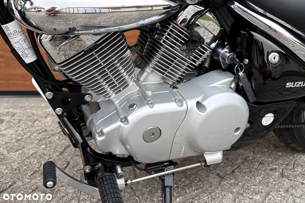 Suzuki Intruder - 23