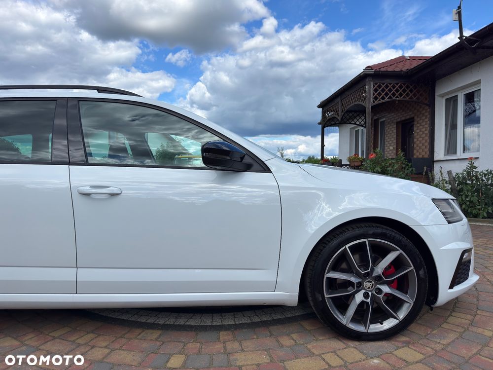 Skoda Octavia 2.0 TDI DSG RS - 17