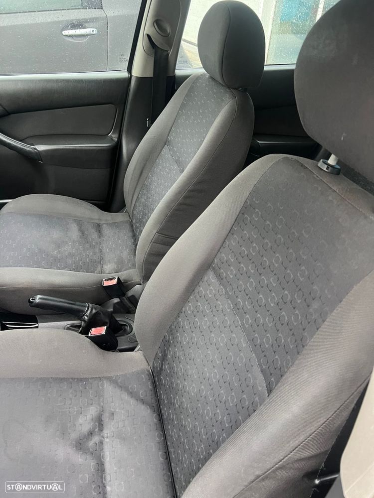 Ford Focus SW 1.8 TDdi Comfort - 14