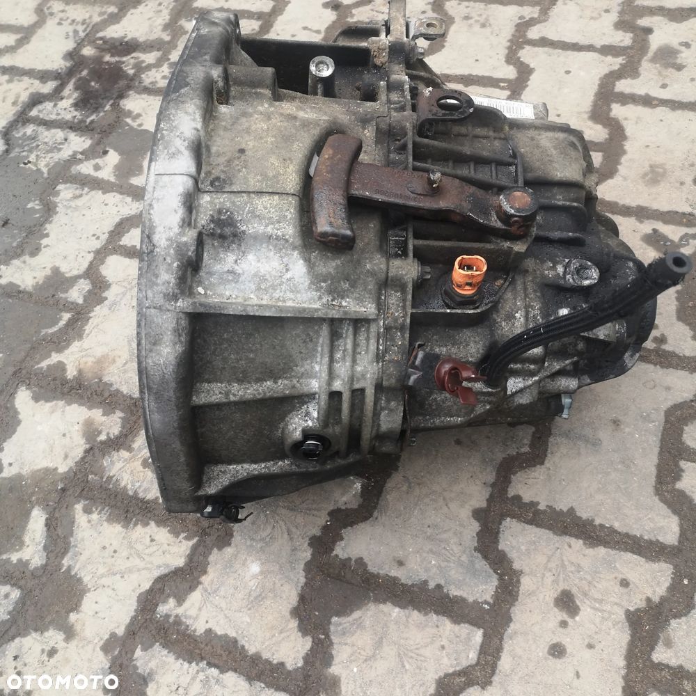 SKRZYNIA BIEGÓW TRAFIC VIVARO PRIMASTAR 1.9 6B - 4