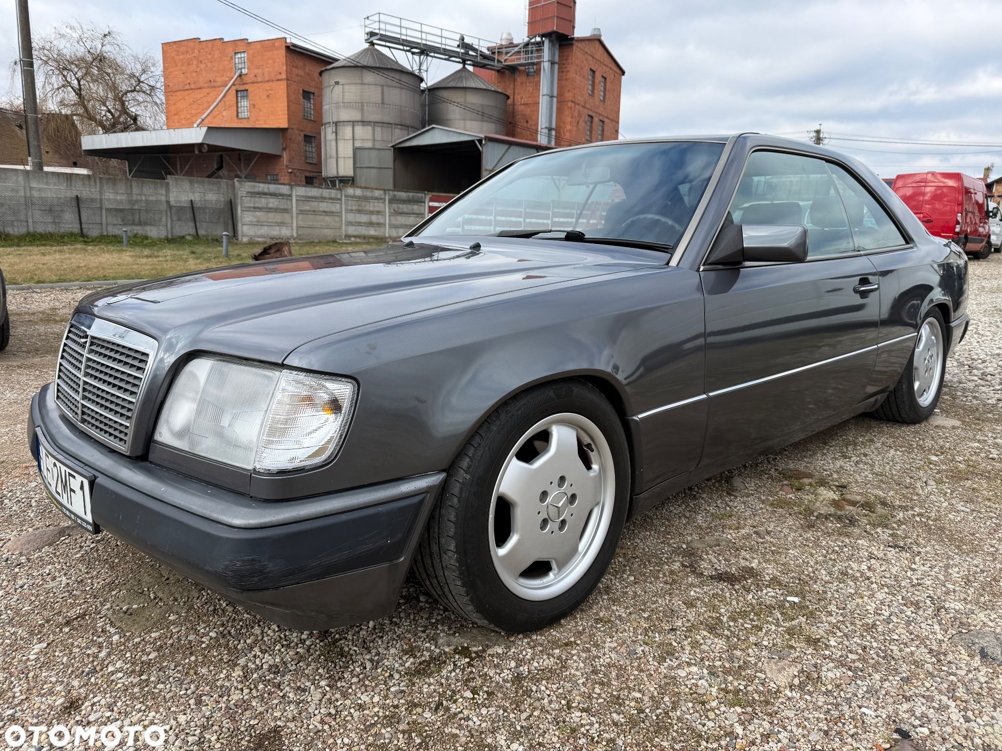 Mercedes-Benz Klasa E 200 - 1