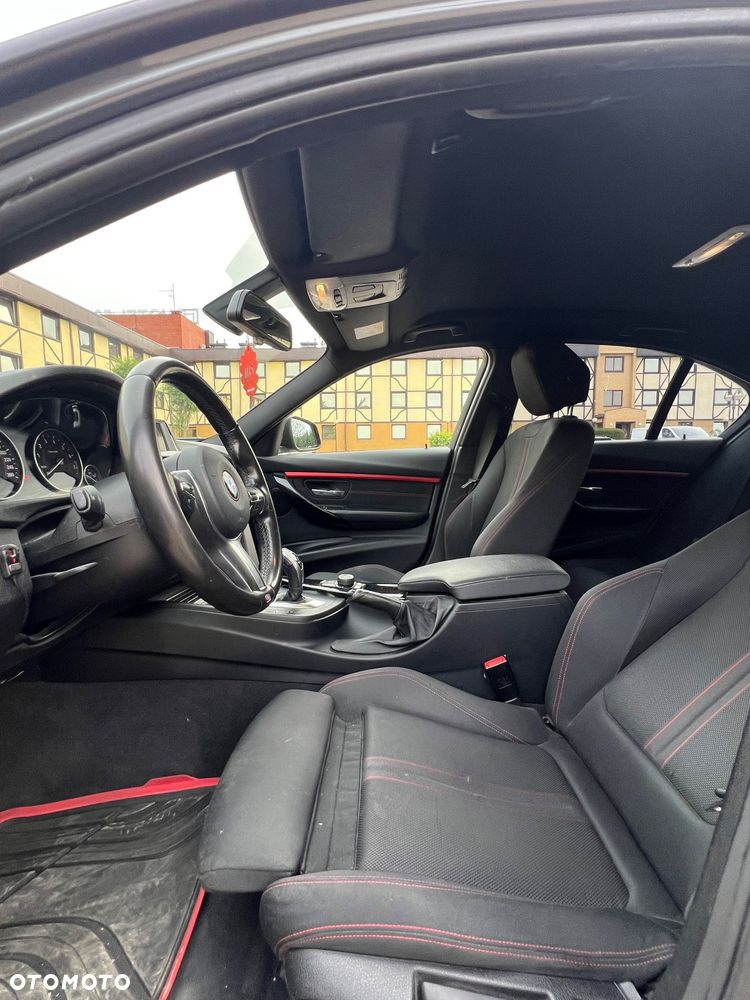 BMW Seria 3 330i Sport - 30