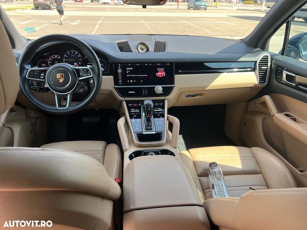 Porsche Cayenne - 5
