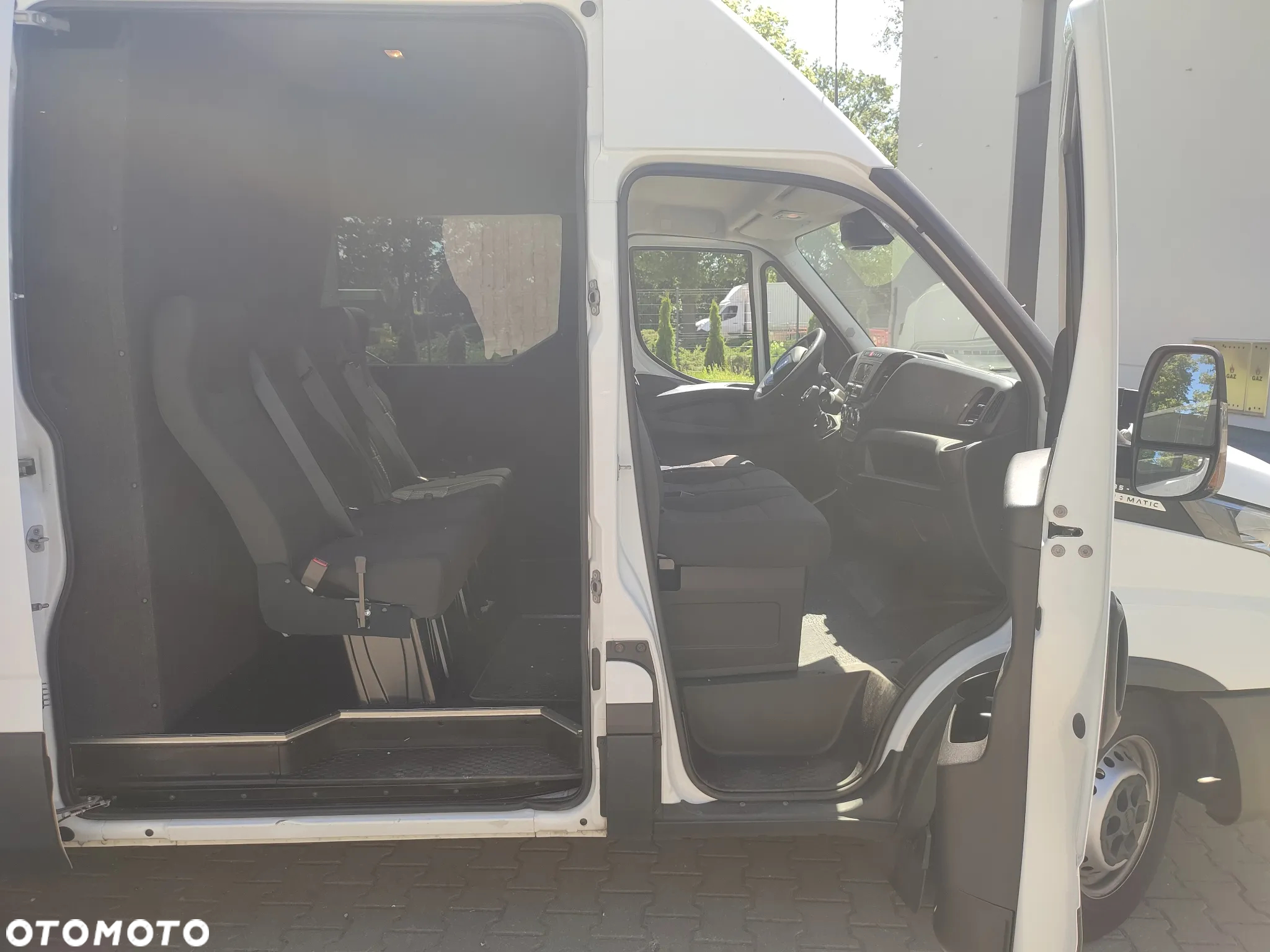 Iveco BRYGADA Daily 35S16A8V Hi Matic zarejestrowany 7 MIEJSC - 12