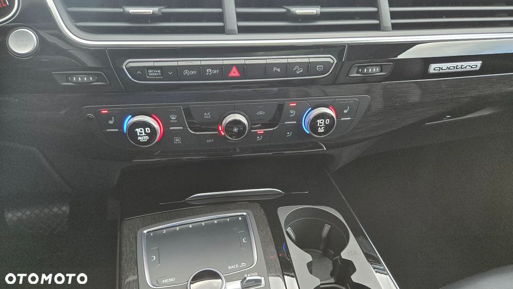 Audi Q7 3.0 TFSI Quattro Tiptronic - 36